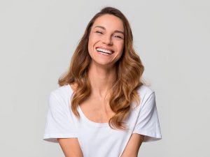 ¿Cómo blanquear los dientes de forma natural?